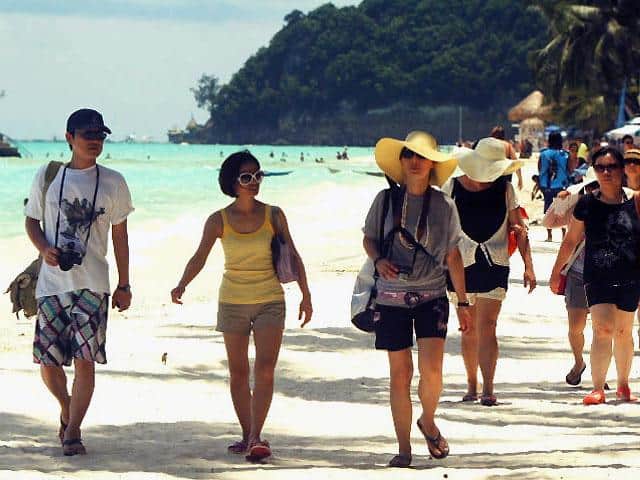 Boracay Chinese tourists in Philippines