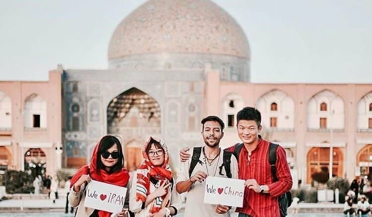Boom Chinese Tourists in Iran (because of the Visa)