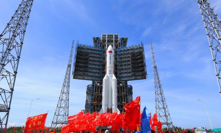 Space is a new tourism destination for Chinese tourists